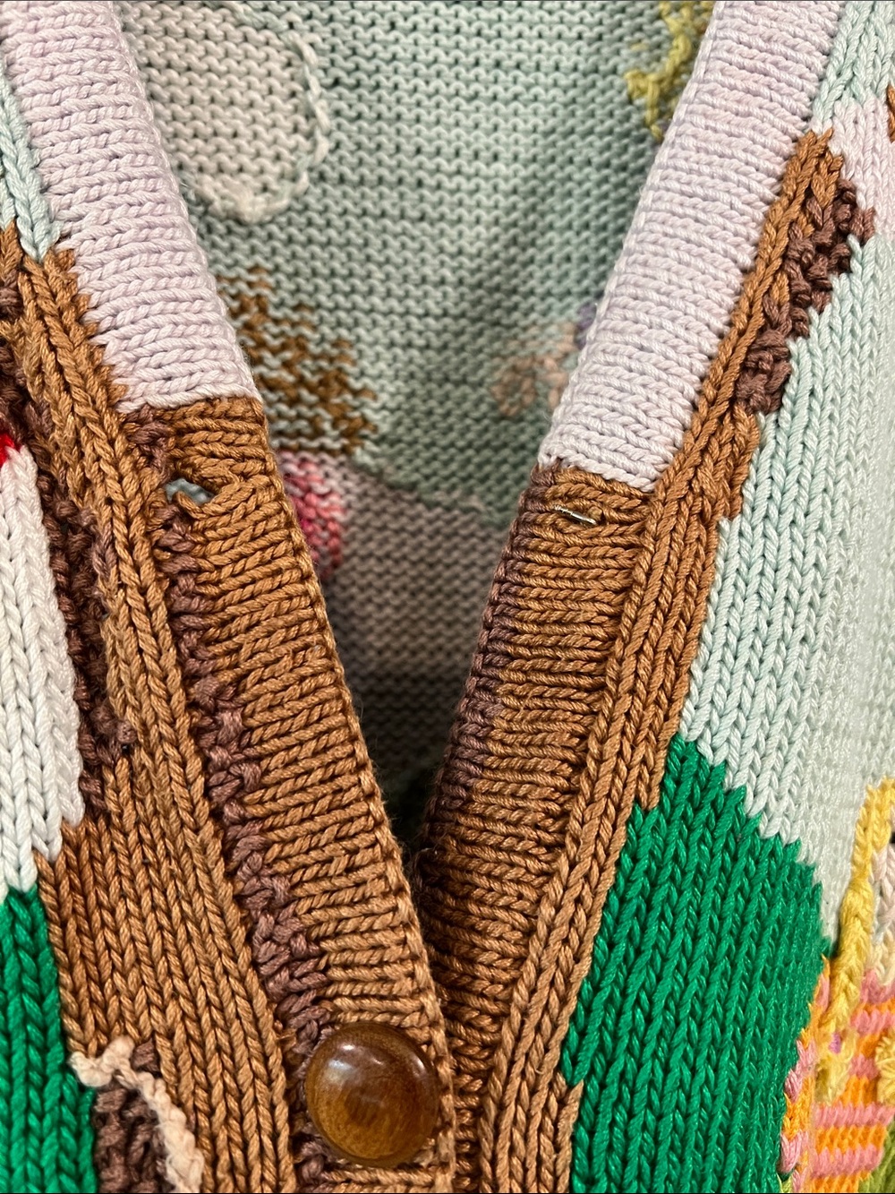 Berek - M, Hand-Knit Pastel Farm/Egg Hunt Scene Cardigan - Picture 3 of 12